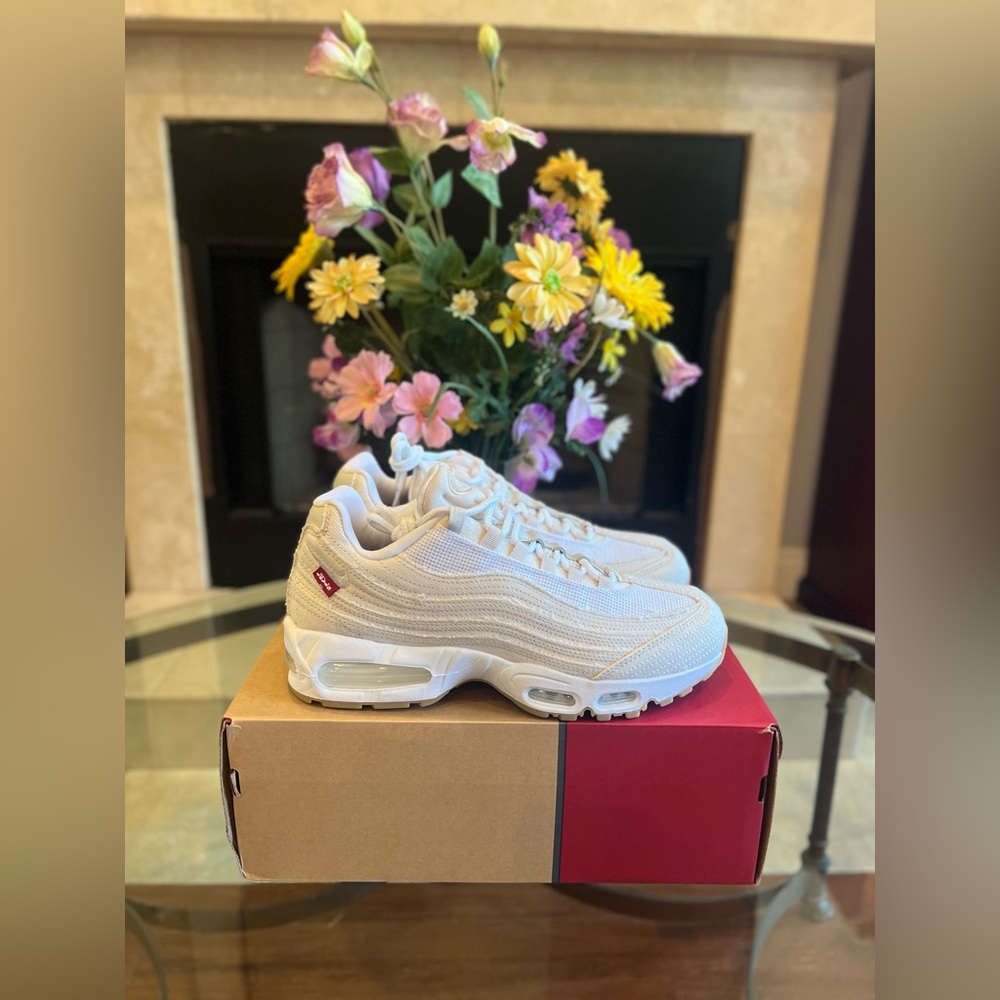 Size 9.5 - Nike Air Max 95 OG x Levis ‘Light Orewood’ | *Limited* Shipped Asap🔥